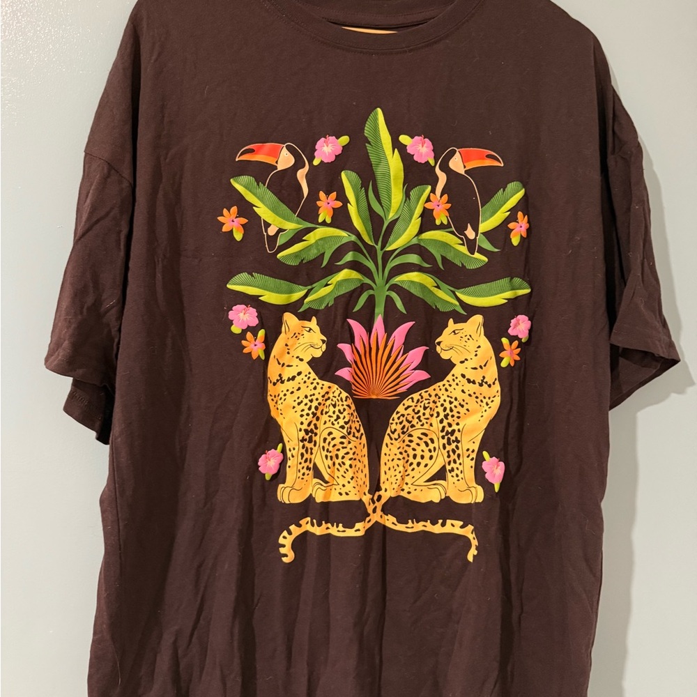 Graphic T-Shirt with Leopard and Tropical Design